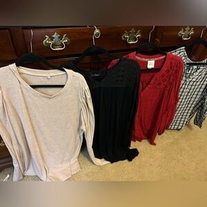 Lot of 4 cute & stylish casual long-sleeve tops.  1X Plus size.  Assorted brands